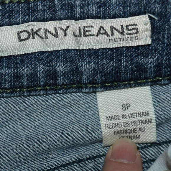 DKNY Jeans Petites Bermuda Jean Shorts - Picture 3 of 5